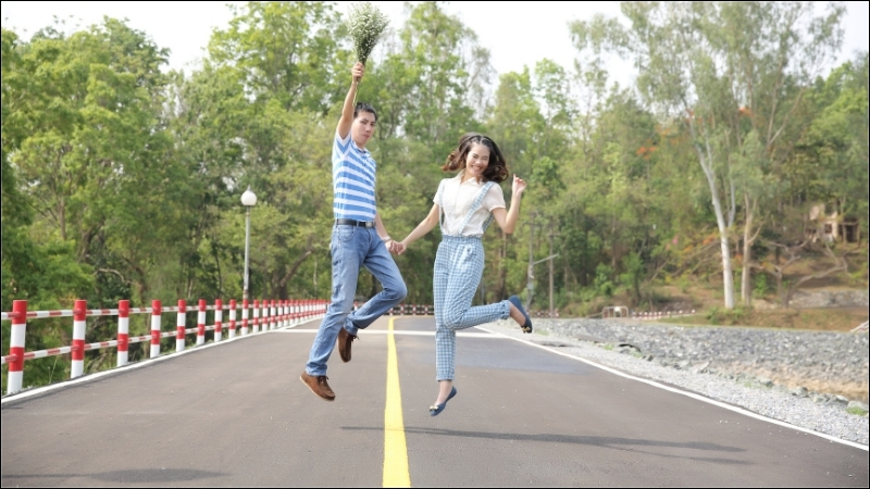 Pre-wedding phong cách tự nhiên tập trung vào những cảm xúc chân thật