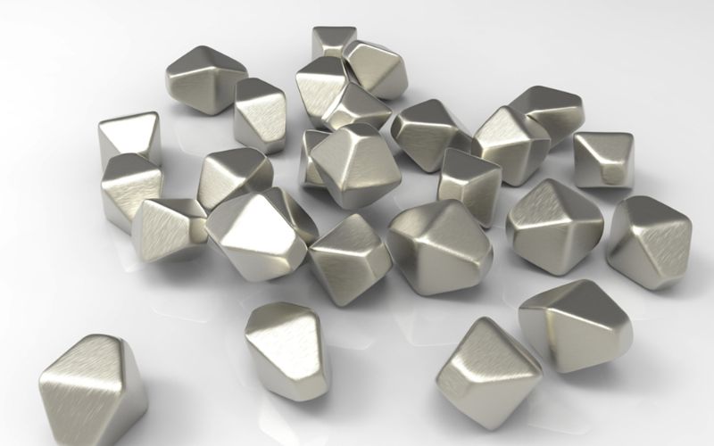 Klaproth đã quyết định đặt tên cho nguyên tố mới mà mình tìm ra là "Titanium" (Titan)