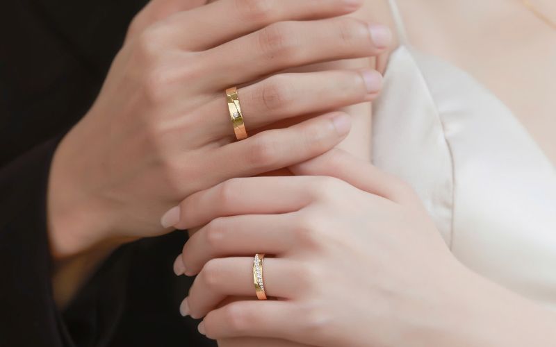 Giá thành hợp lý giúp trang sức vàng 14K tiếp cận được nhiều khách hàng hơn.