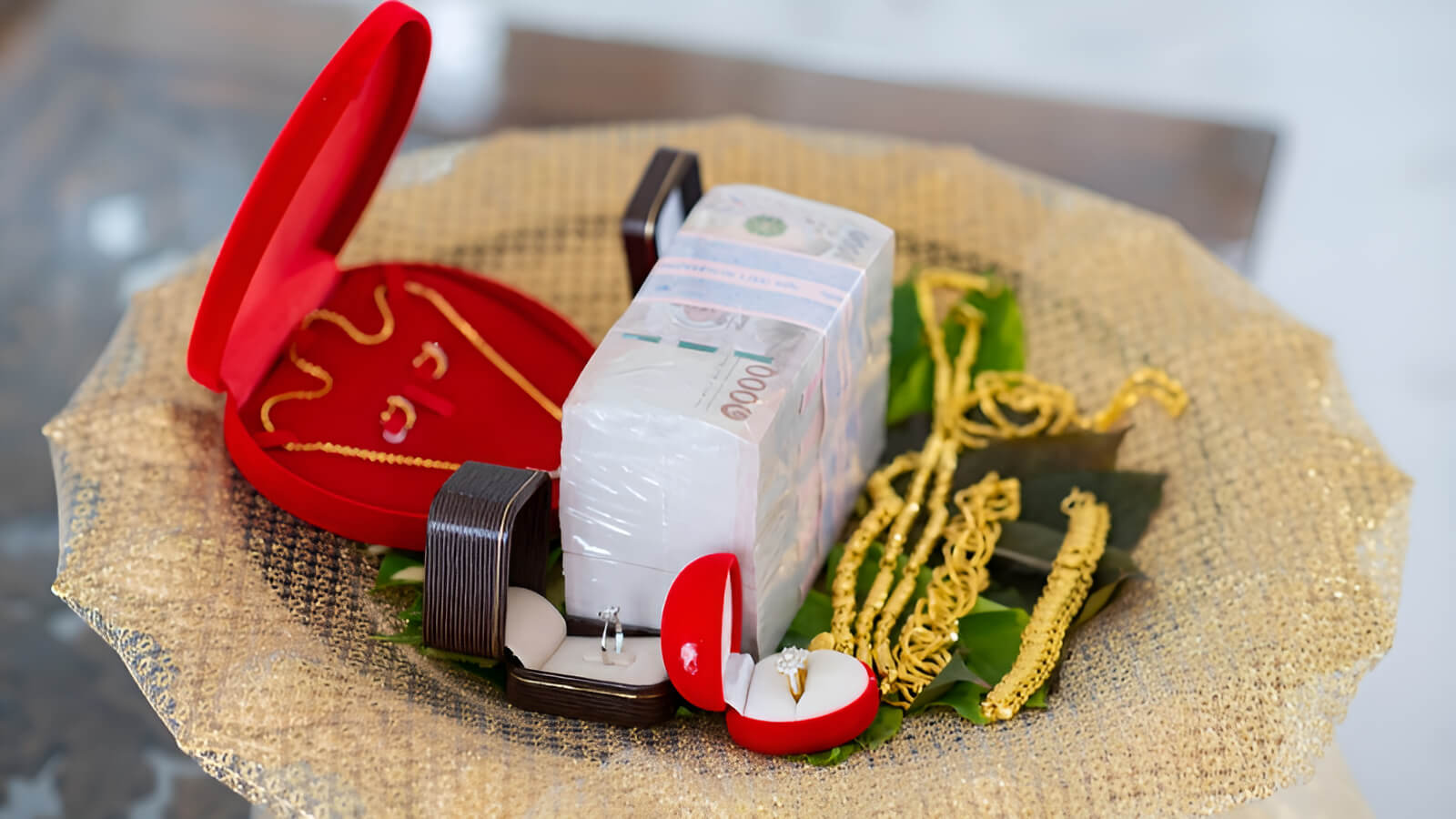 Chọn mua vàng tại các thương hiệu uy tín để đảm bảo chất lượng