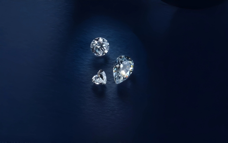 Fluorescence hoàn toàn là một đặc tính quang học