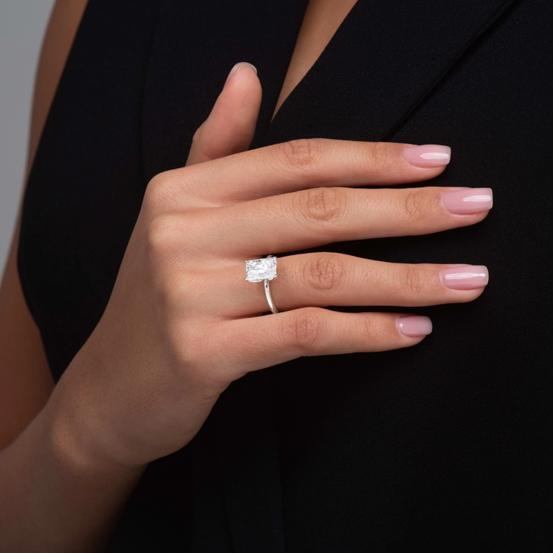 Vẻ đẹp rực rỡ che giấu tạp chất của kim cương Radiant.