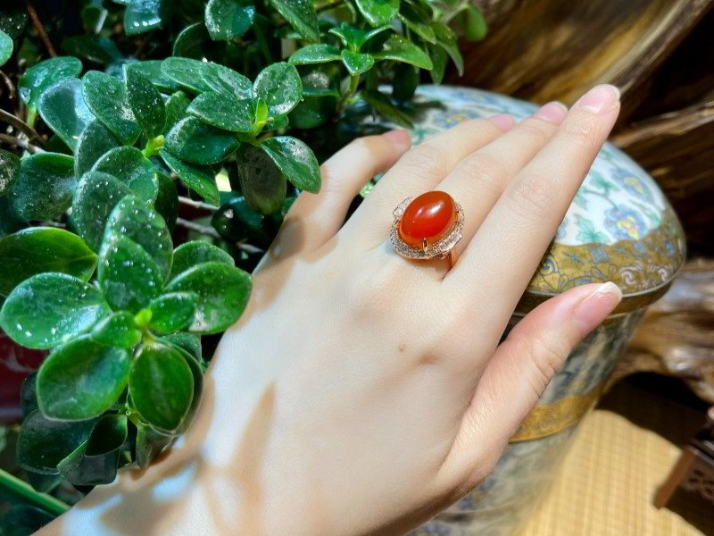 Trang sức mã não thể hiện tình yêu và lời chúc phúc.