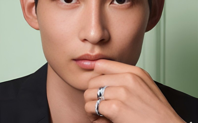 Ngón áp út tay trái biểu tượng tình yêu và hôn nhân nam giới