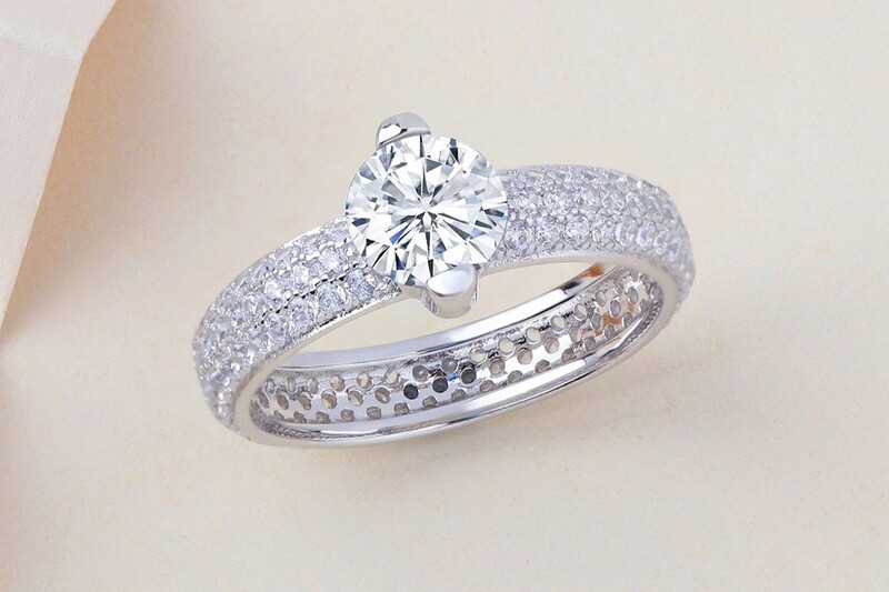 Nhẫn Vàng trắng mang đến sự trẻ trung, thanh lịch
