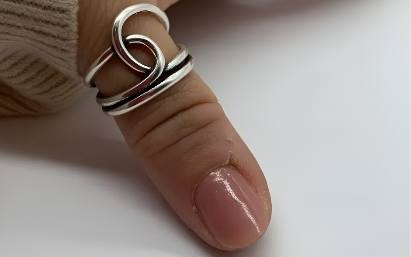 Ngón cái: Dấu ấn của cá tính mạnh mẽ và sự độc lập