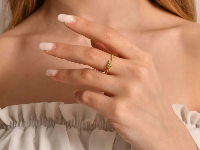 So sánh giá ở nhiều nơi là bước quan trọng để mua được vàng 14K giá tốt.