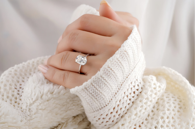 Bảo quản nhẫn cầu hôn vàng đúng cách.