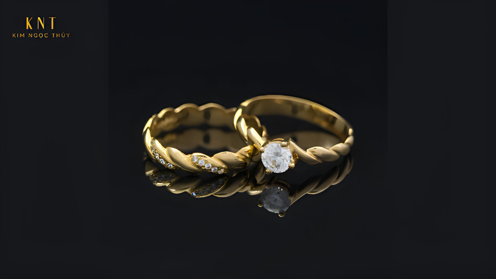 Vẻ đẹp của nhẫn cưới tối giản đến từ sự tinh tế và thanh lịch.