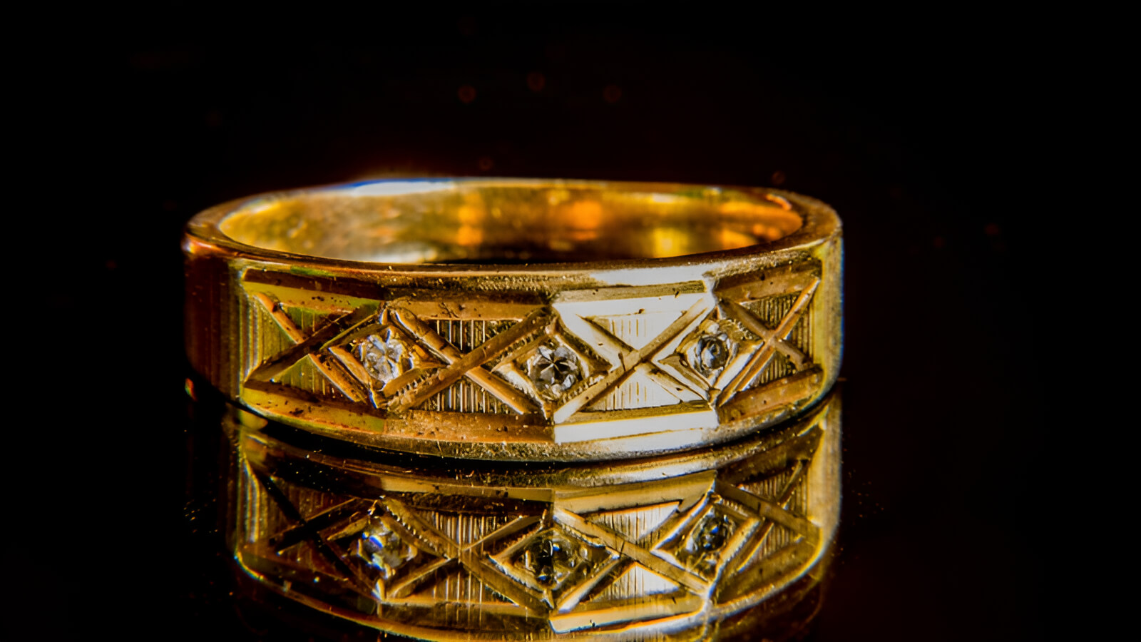 Khoảnh khắc trao nhẫn, gửi gắm yêu thương và những kỷ niệm ngọt ngào của hai bạn